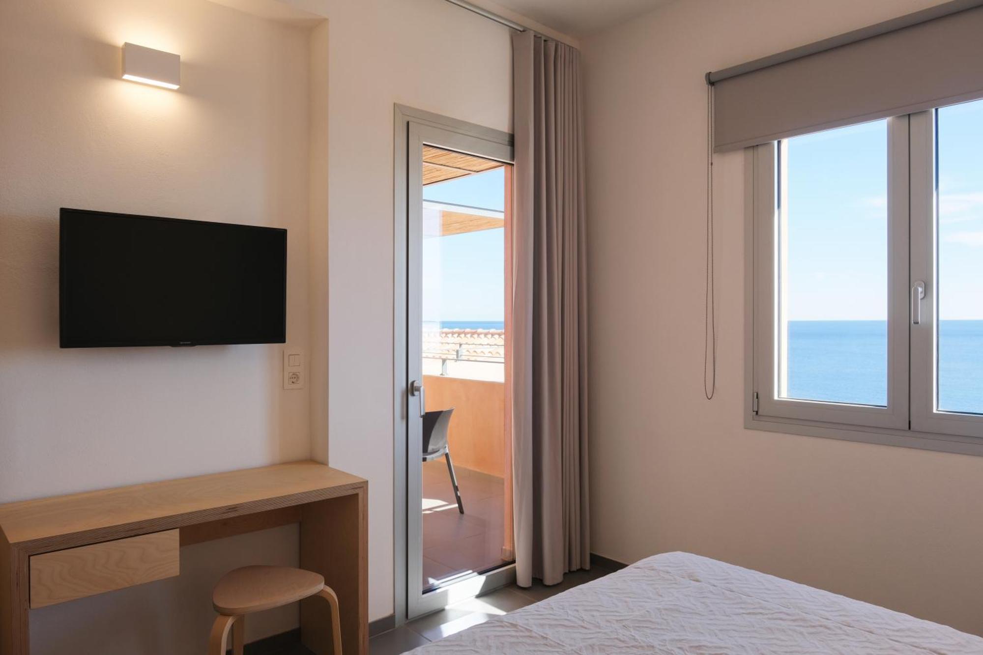 Pasithea Suites モネンバシア エクステリア 写真